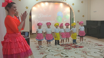 «С днем рождения «Веселые человечки!» «С днем рождения «Веселые человечки!».